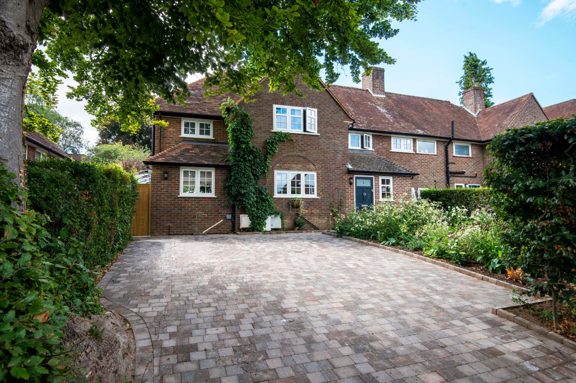 Manor Way i