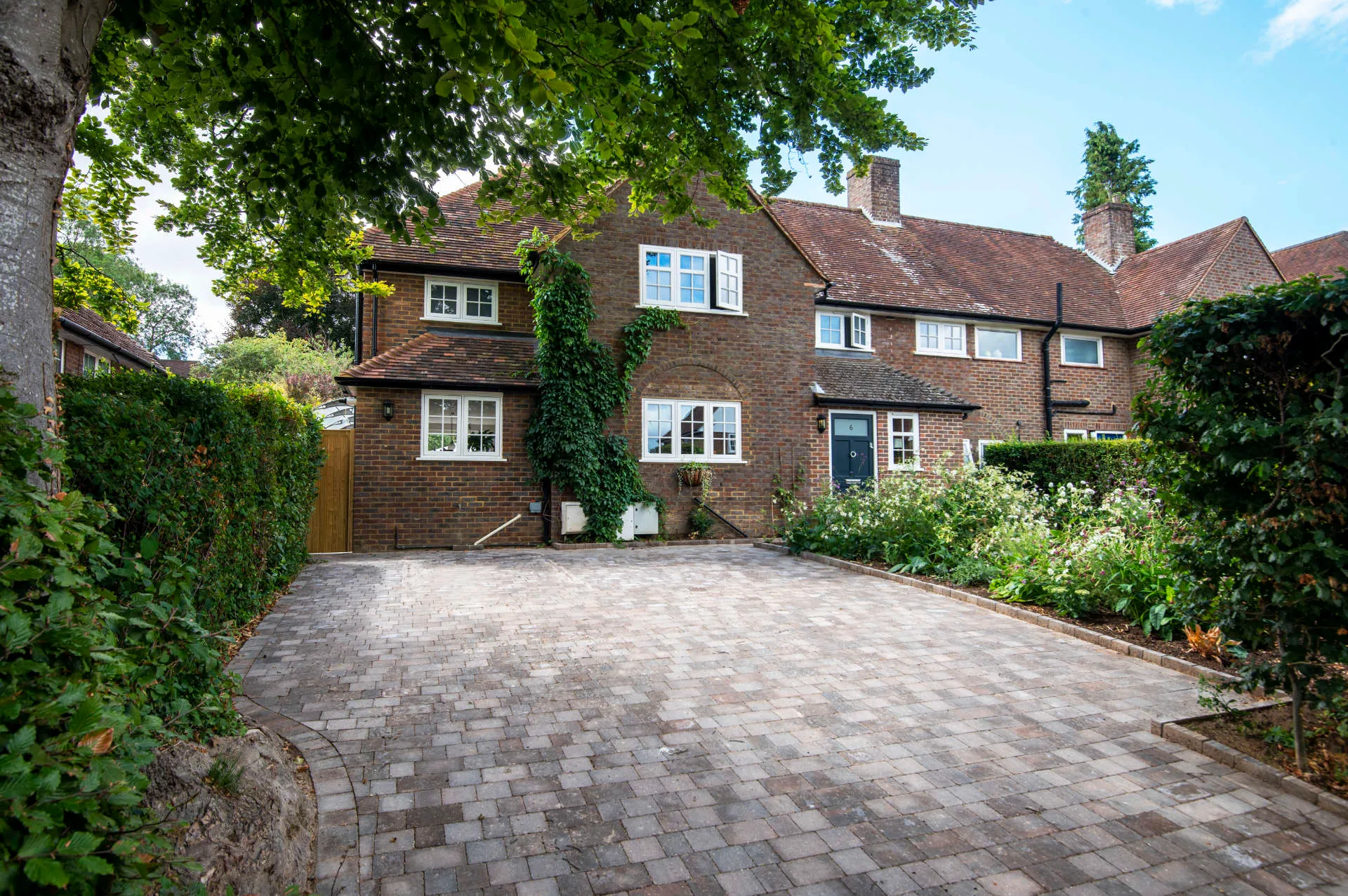 Manor Way i photo 1
