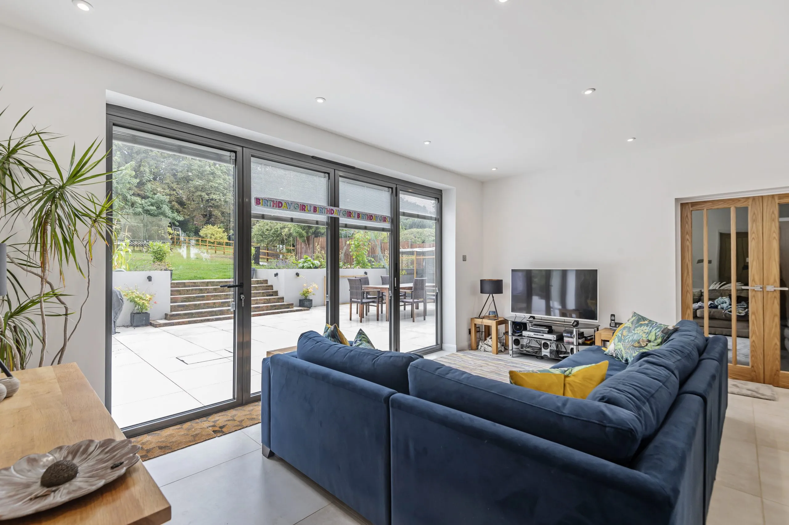 Manor Way ii photo 5